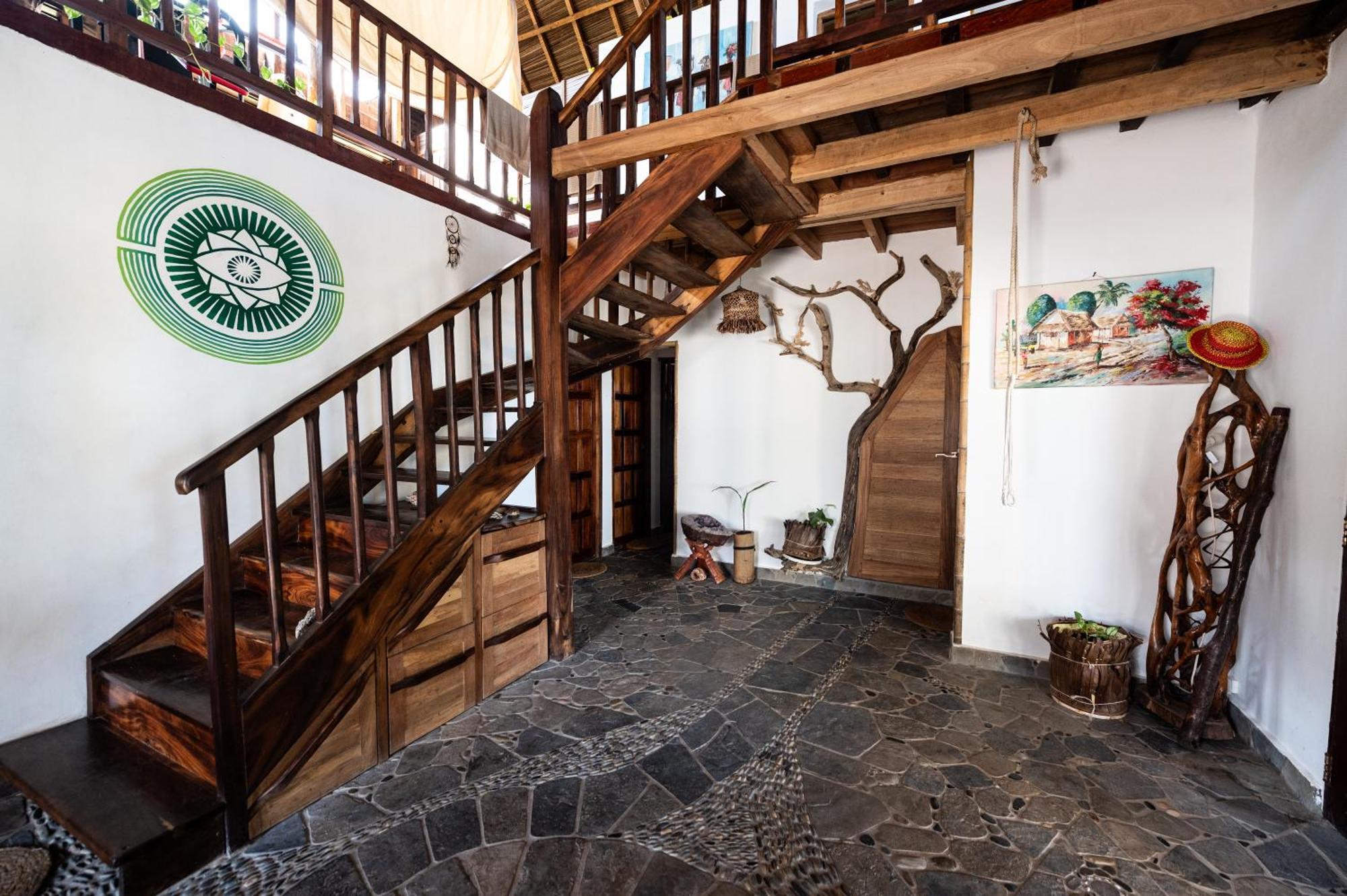Shambala Madagascar: Beachfront Lodge And Adventures Ambolobozo 외부 사진