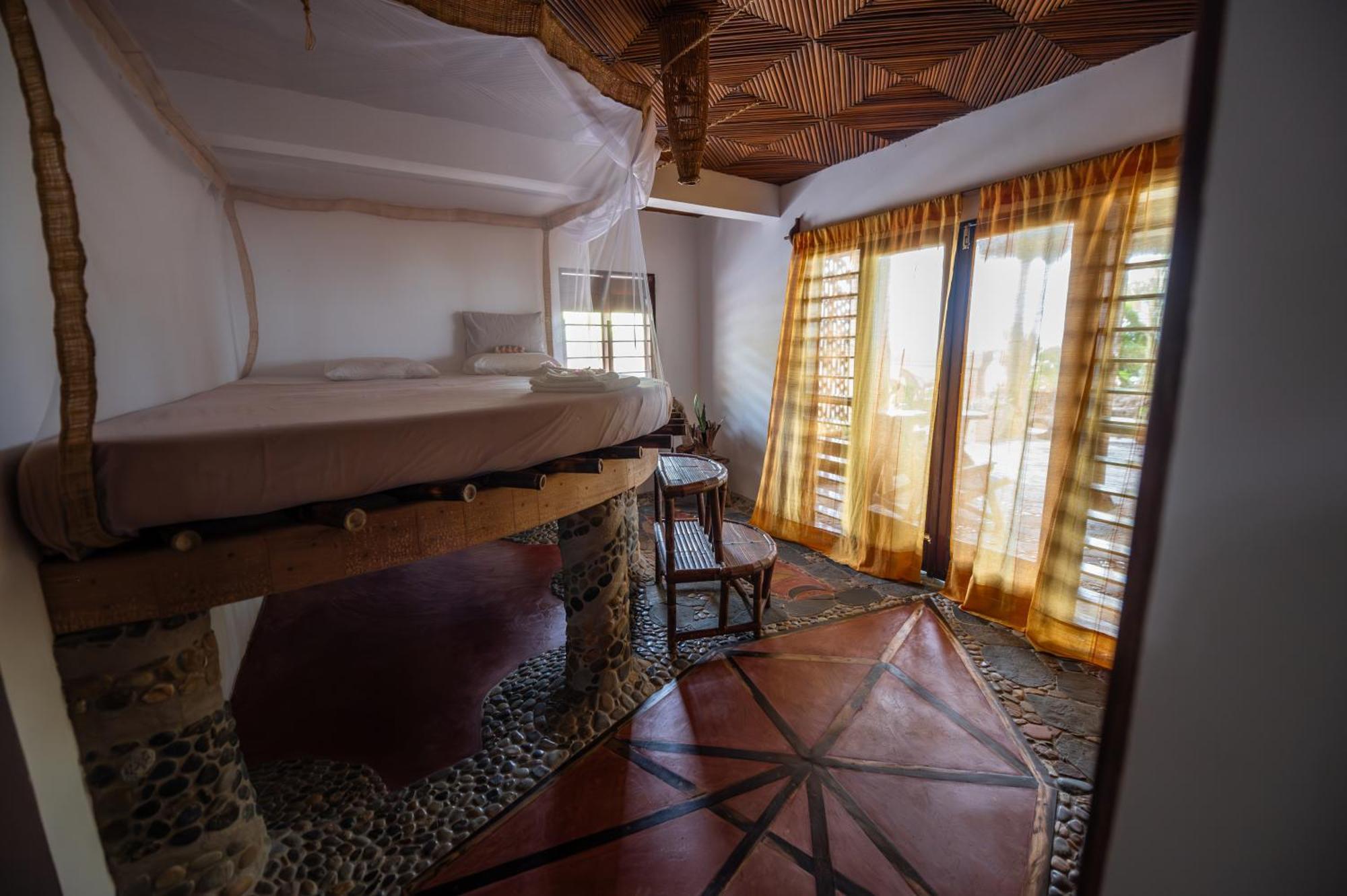 Shambala Madagascar: Beachfront Lodge And Adventures Ambolobozo 외부 사진