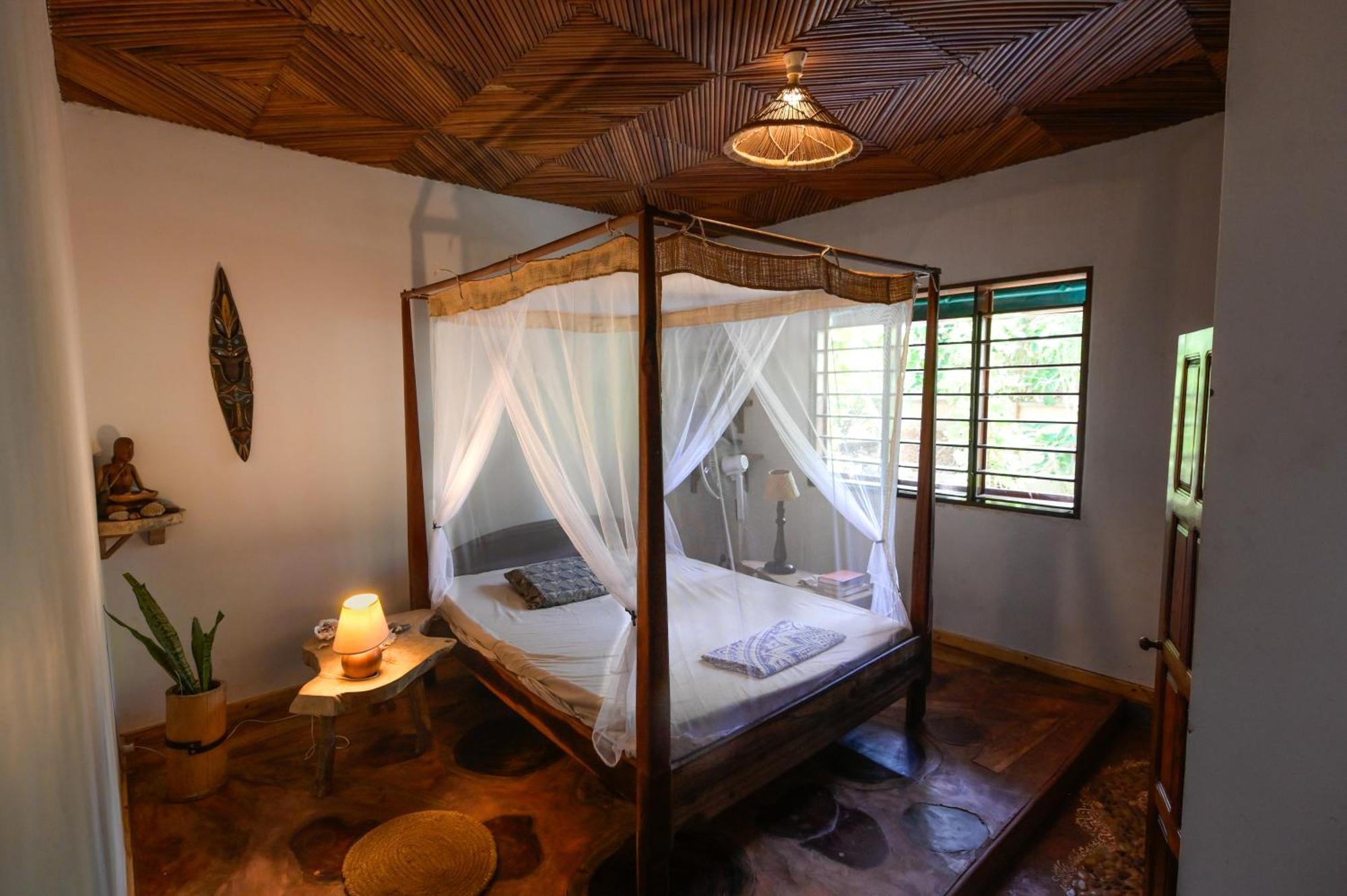Shambala Madagascar: Beachfront Lodge And Adventures Ambolobozo 외부 사진