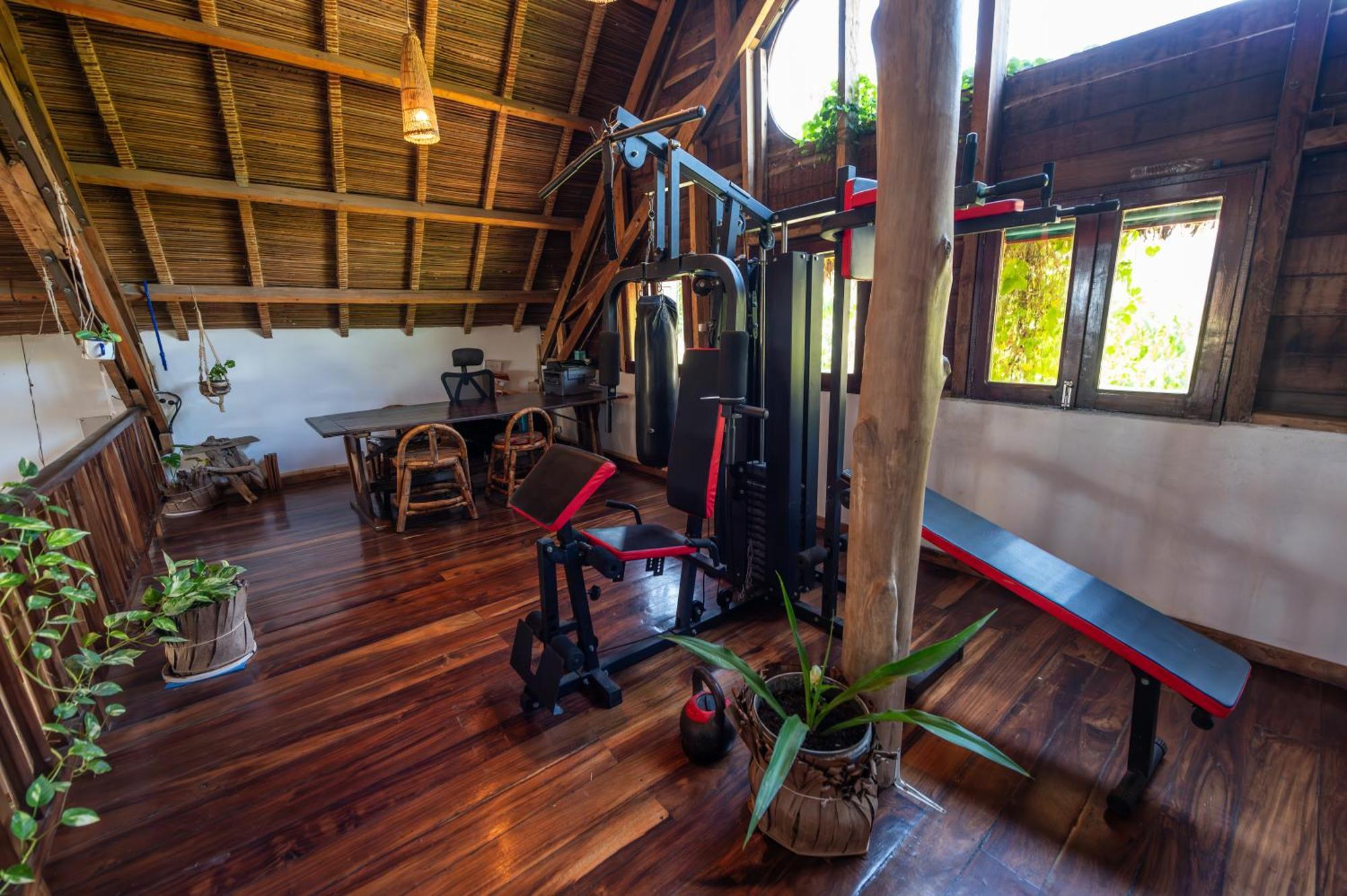 Shambala Madagascar: Beachfront Lodge And Adventures Ambolobozo 외부 사진