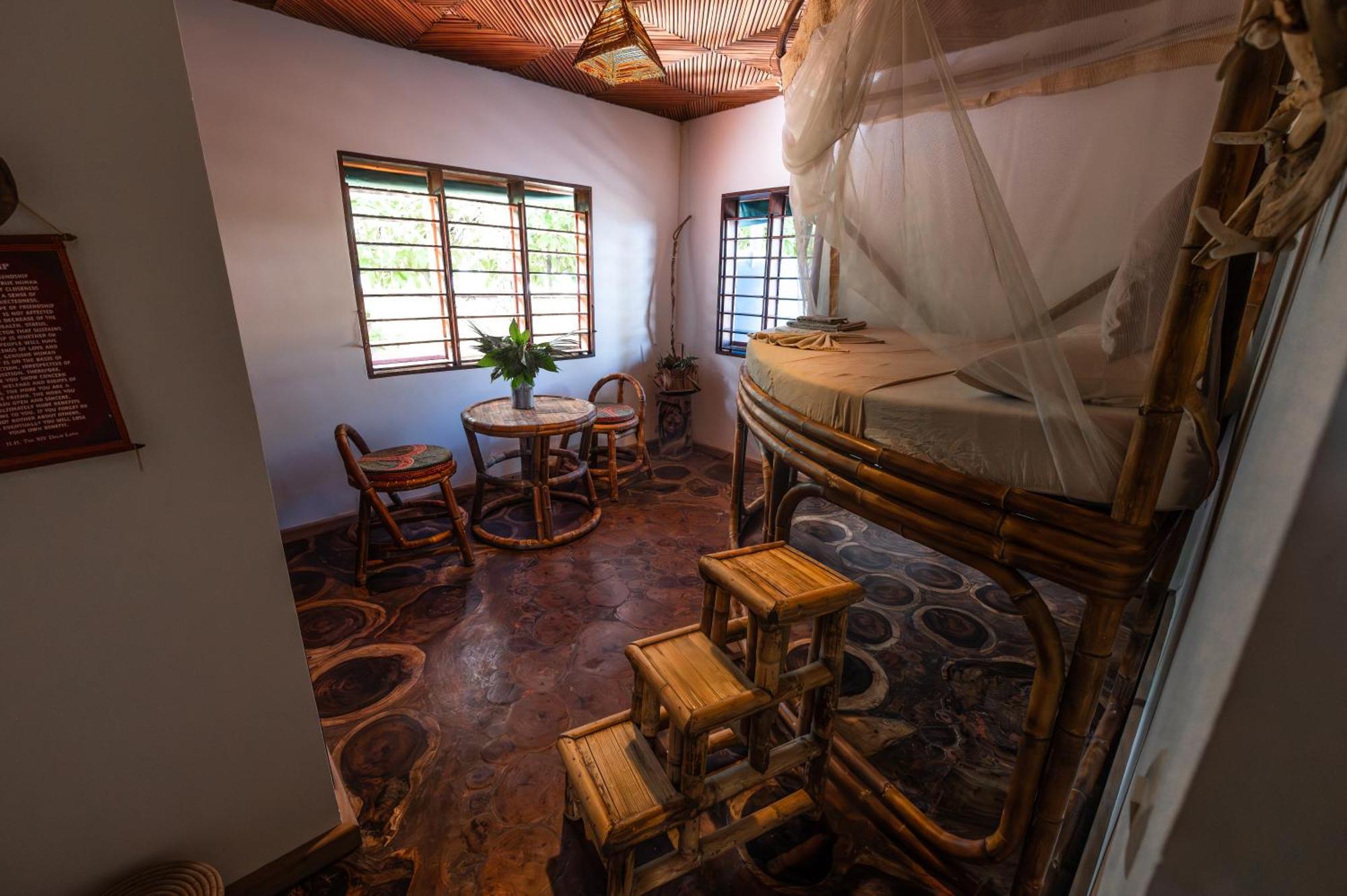 Shambala Madagascar: Beachfront Lodge And Adventures Ambolobozo 외부 사진