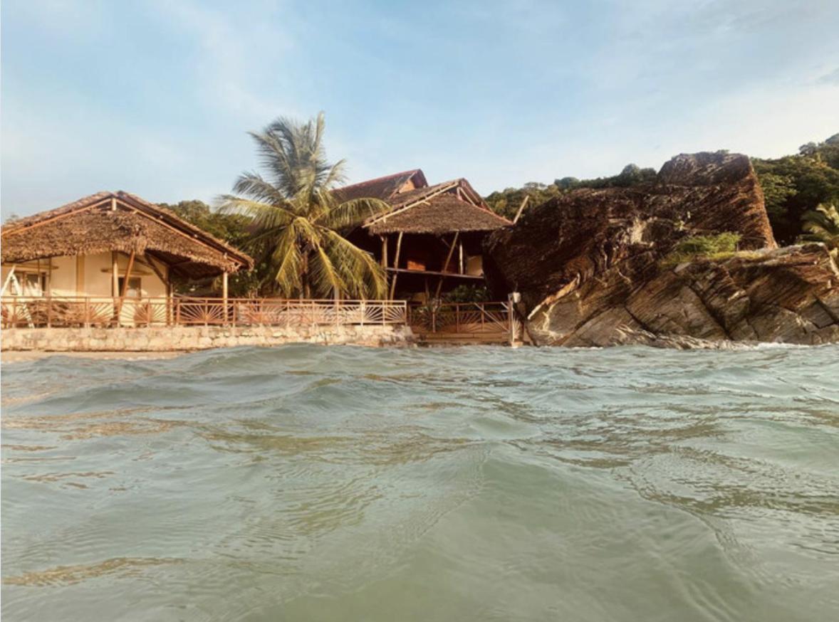 Shambala Madagascar: Beachfront Lodge And Adventures Ambolobozo 외부 사진